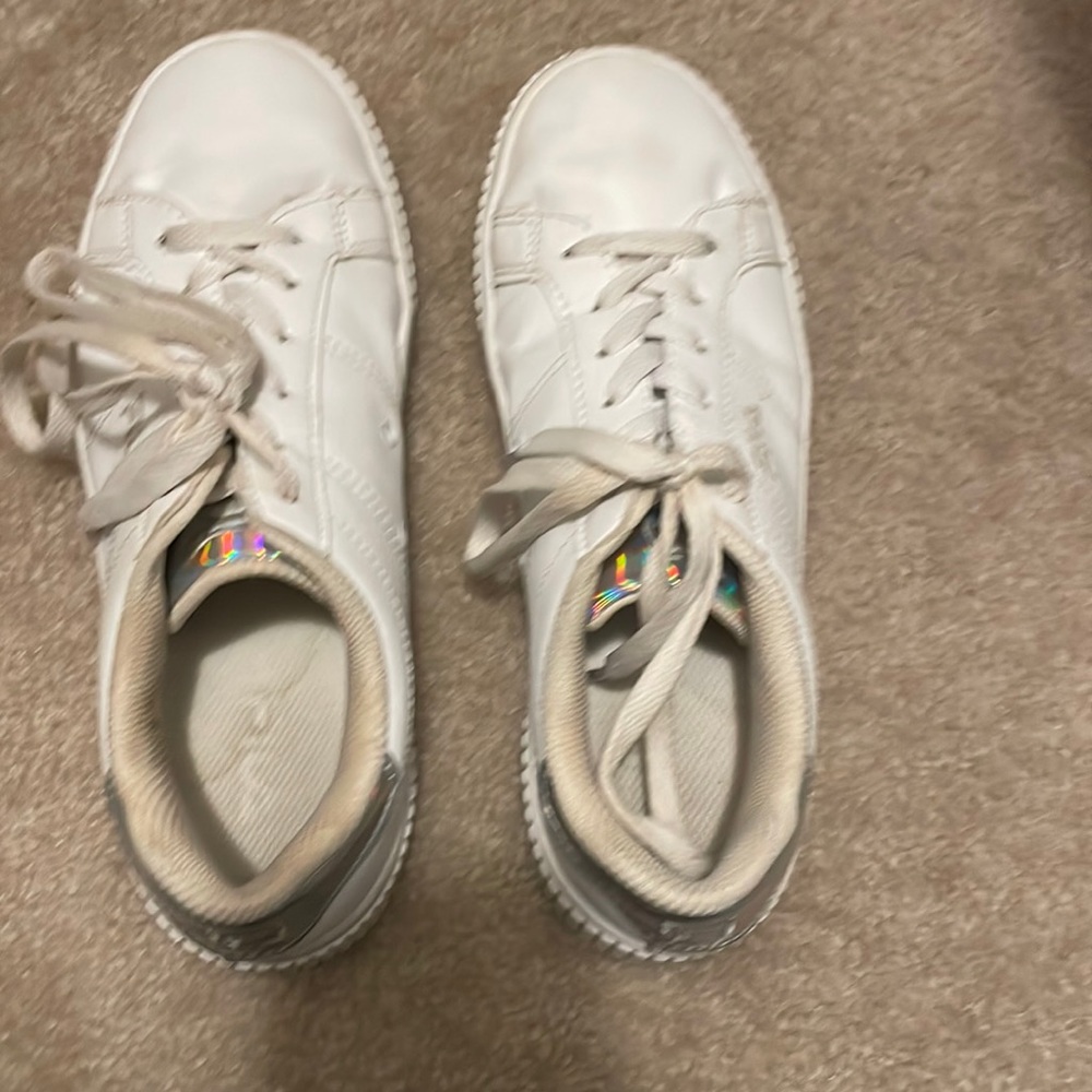 White and silver 7.5 filas